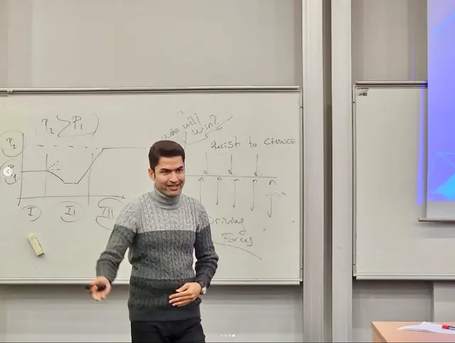 Lecture with whiteboard